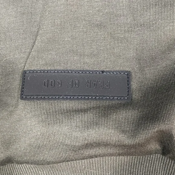 dark grey essentials tee - Picture 3 of 6